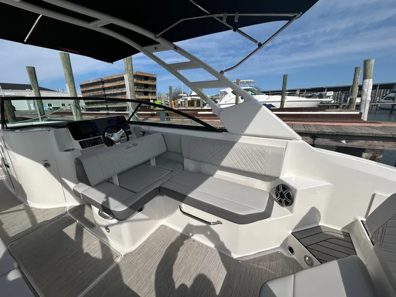 Slide: The Image of Sea Ray SDX 270 Outboard 2026 - 15