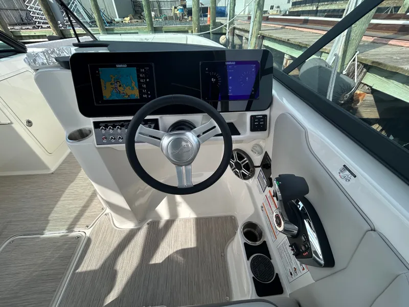 Slide: The Image of Sea Ray SDX 270 Outboard 2026 - 19