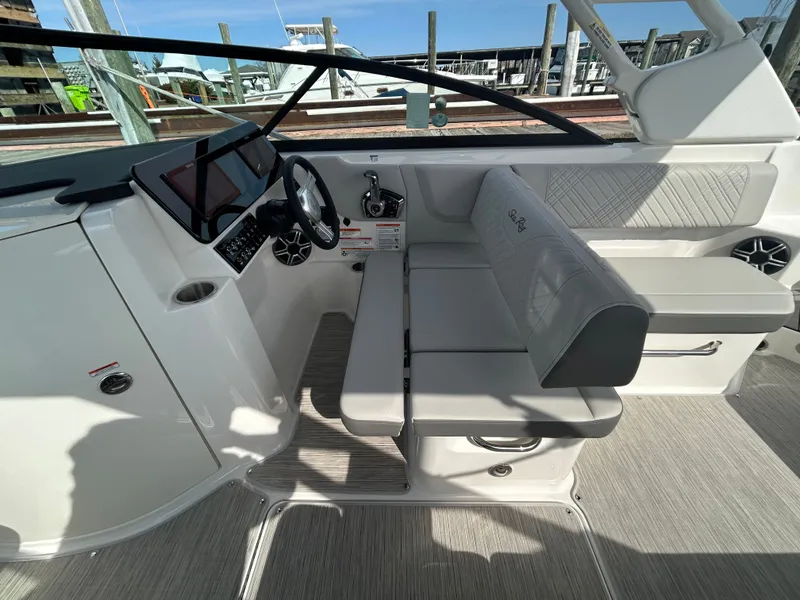 Slide: The Image of Sea Ray SDX 270 Outboard 2026 - 20