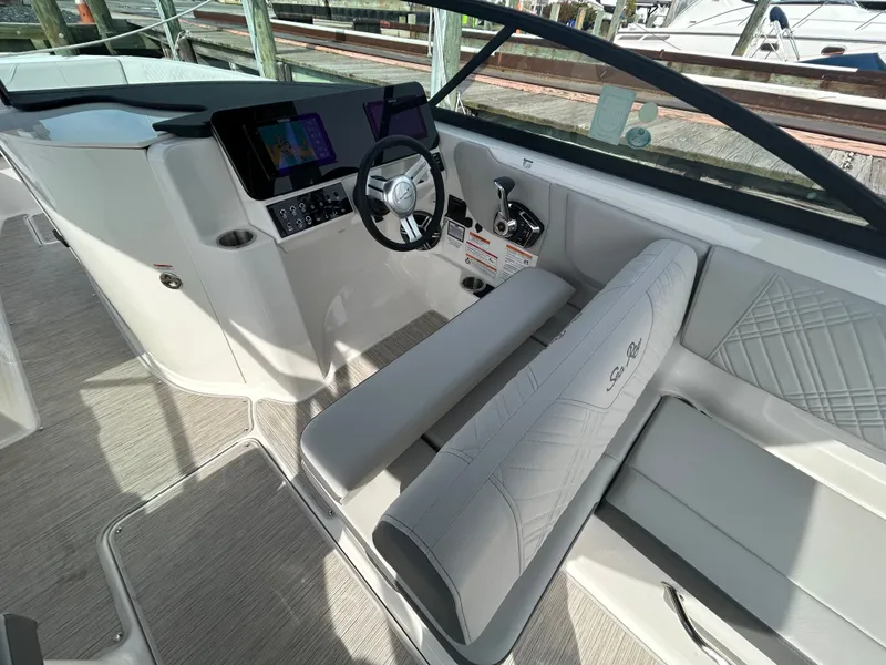 Slide: The Image of Sea Ray SDX 270 Outboard 2026 - 21