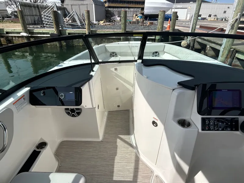 Slide: The Image of Sea Ray SDX 270 Outboard 2026 - 24