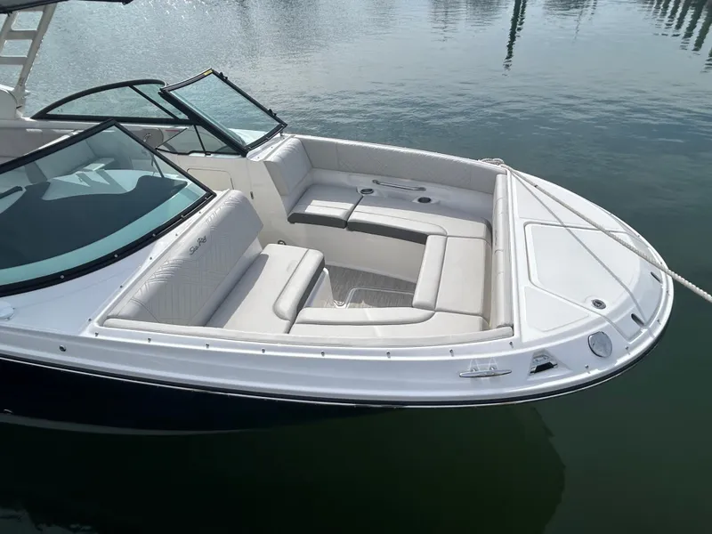 Slide: The Image of Sea Ray SDX 270 Outboard 2026 - 29