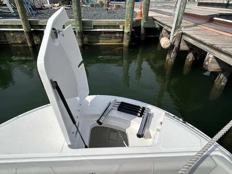 Slide: The Image of Sea Ray SDX 270 Outboard 2026 - 31
