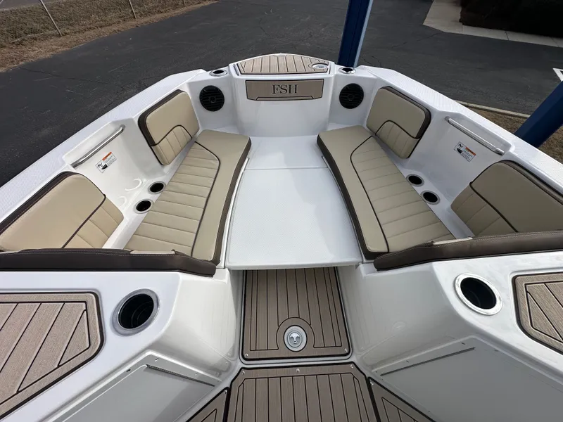 Slide: The Image of Yamaha 222 FSH Sport E 2026 - 4