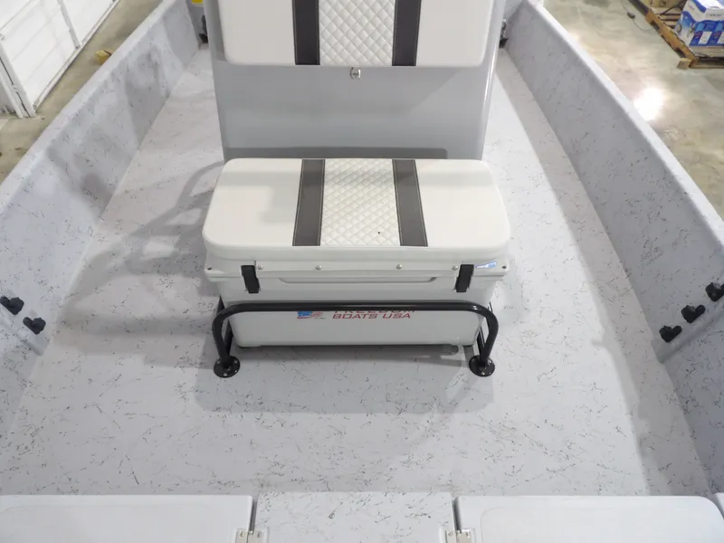 Slide: The Image of Interior of Freedom 18 PATRIOT CAT 2024 boat with bench seat. - 14