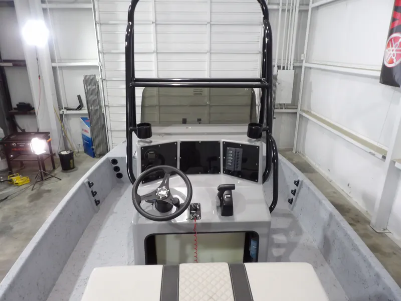 Slide: The Image of Interior view of 2024 Freedom 18 PATRIOT CAT boat. - 17