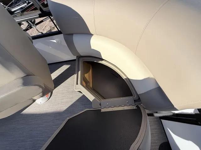 Slide: The Image of Starcraft LX 18 R 2026 - 14