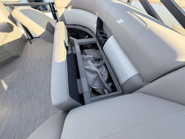 Slide: The Image of Starcraft LX 18 R 2026 - 17