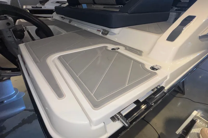 Slide: The Image of 2026 Monterey Elite 27 OB boat deck with sleek design and modern features. - 5