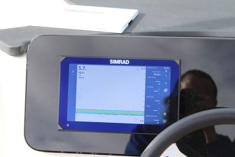 Slide: The Image of Sea Ray SDX 270 2026 - 32