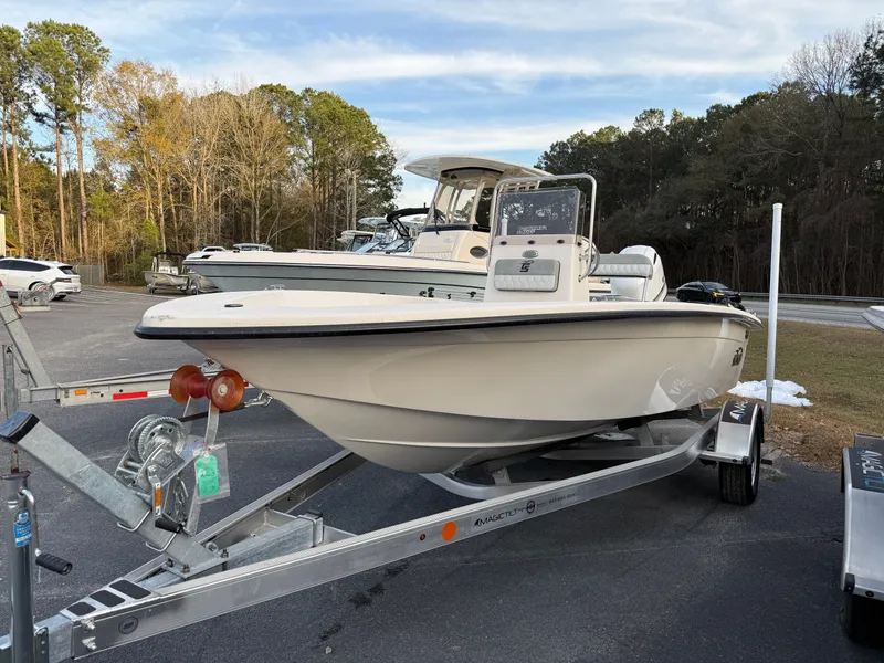 Slide: The Image of Carolina EV 180 SEA SKIFF 2026 - 4