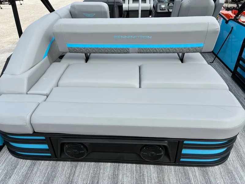 Slide: The Image of Bennington 22 M Swingback 2026 - 5