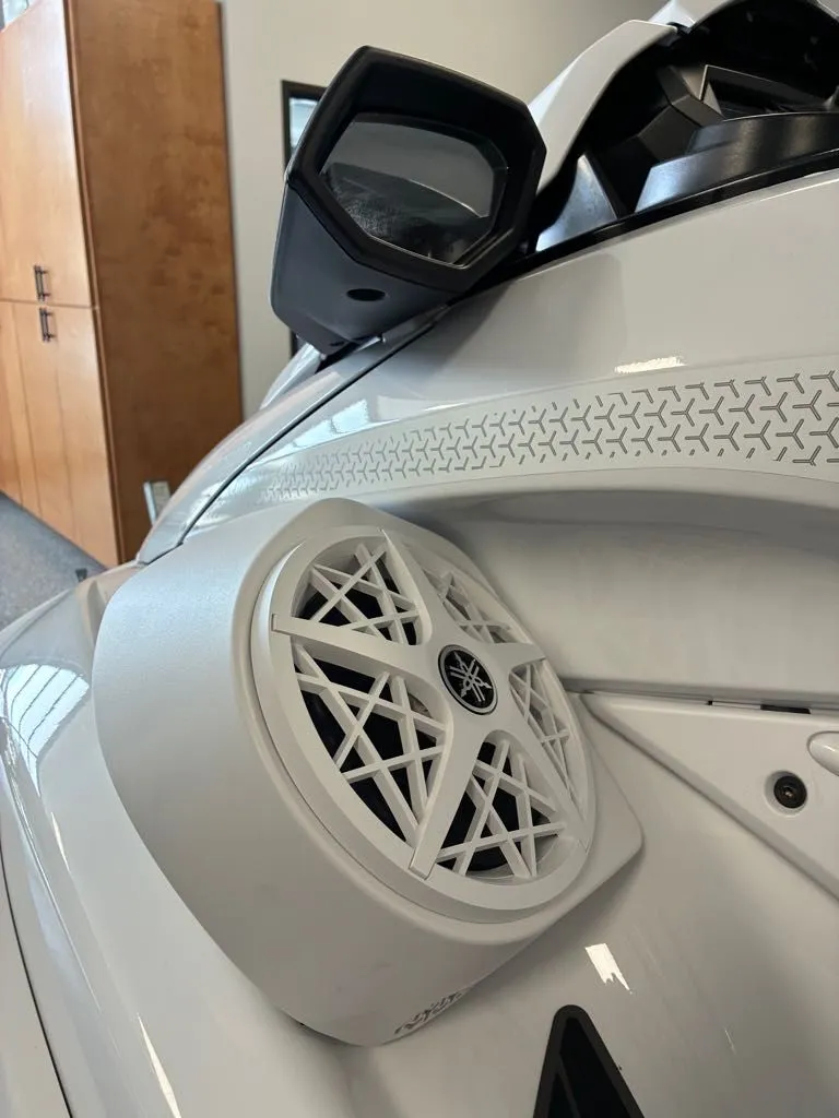 Slide: The Image of Yamaha FX Cruiser S.V.H.O. w/Audio 2026 - 6