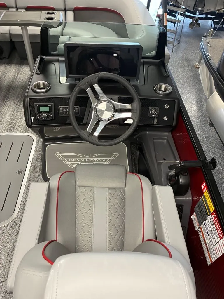 Slide: The Image of Bennington 22 M FASTBACK 2026 - 11