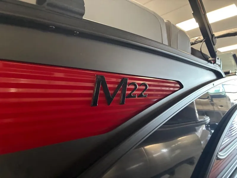 Slide: The Image of Bennington 22 M FASTBACK 2026 - 9