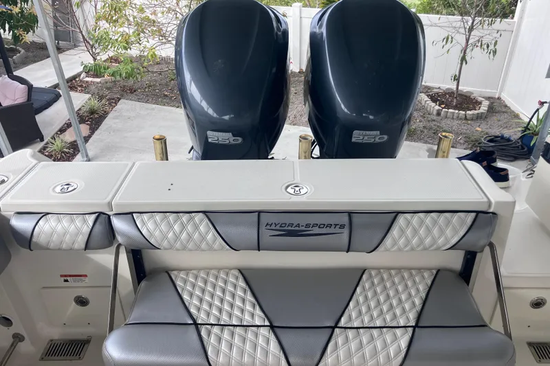 Slide: The Image of 2008 Hydra-Sports Vector 2900 CC boat with Yamaha 250 engines and cushioned seating. - 30