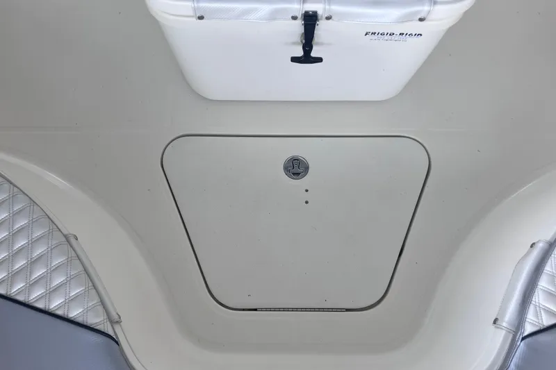 Slide: The Image of 2008 Hydra-Sports Vector 2900 CC boat deck with storage compartment and cooler. - 38