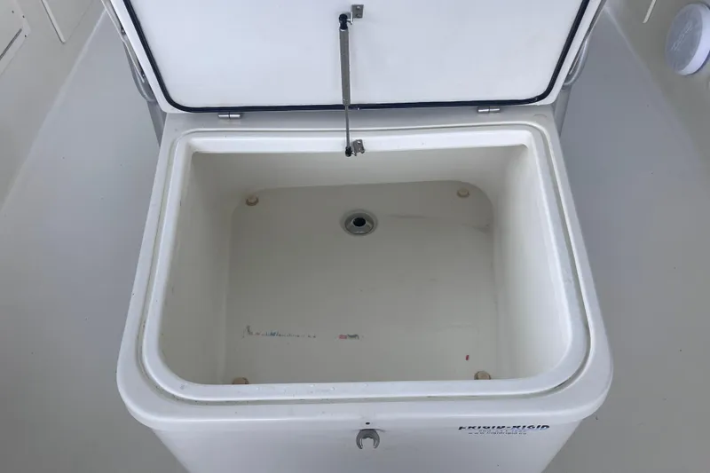 Slide: The Image of Open storage compartment on 2008 Hydra-Sports Vector 2900 CC boat. - 41