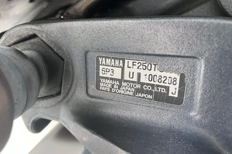 Slide: The Image of Close-up of Yamaha motor label on 2008 Hydra-Sports Vector 2900 CC. - 69