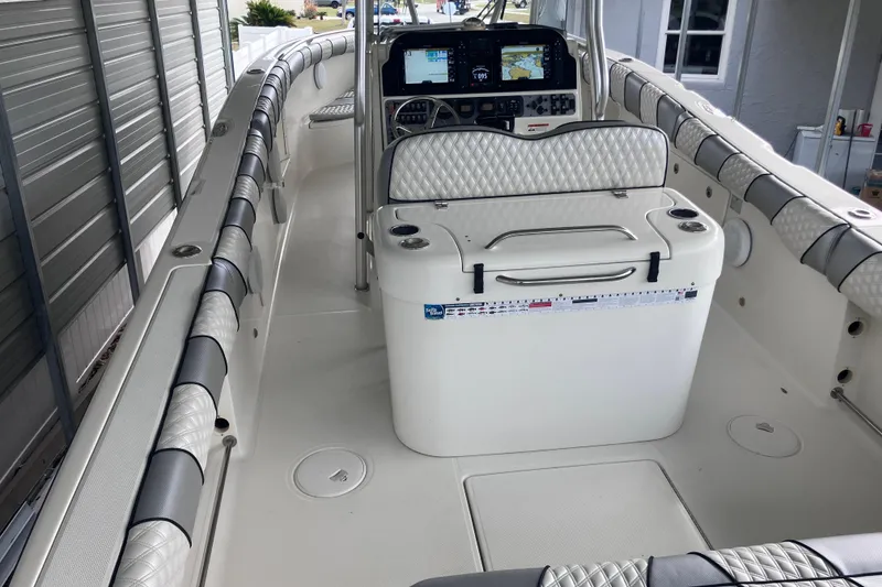 Slide: The Image of 2008 Hydra-Sports Vector 2900 CC boat interior with modern dashboard and seating. - 9