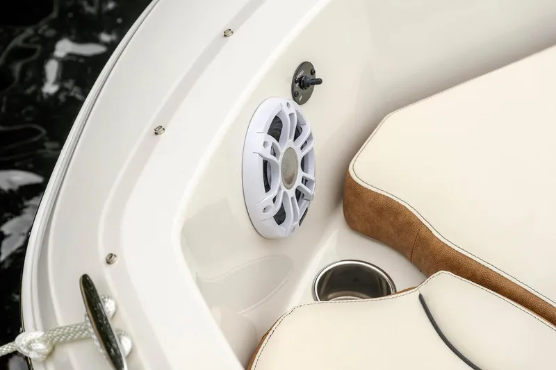 Slide: The Image of Stingray 182 SC 2026 - 11