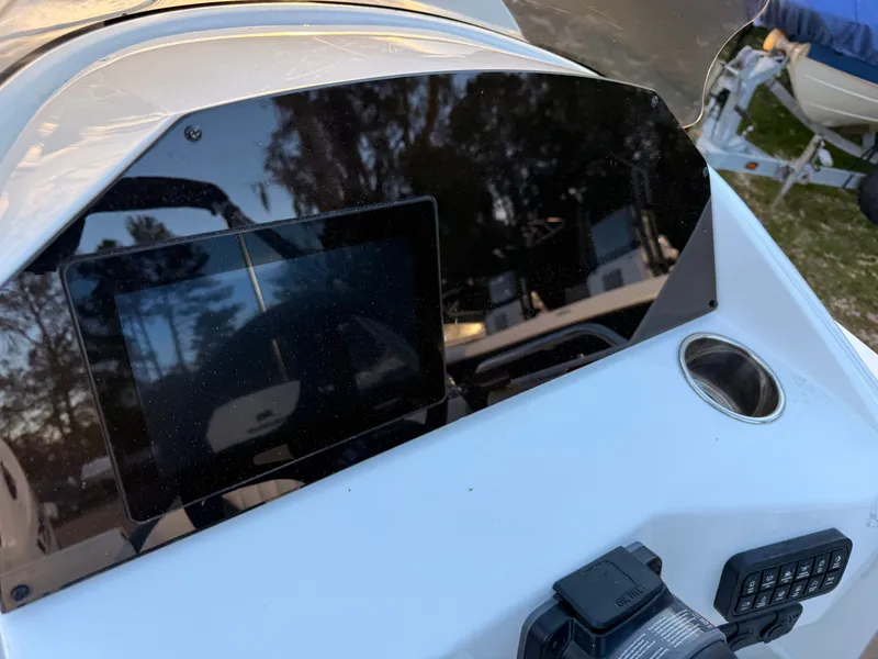 Slide: The Image of Stingray 212 SC 2025 - 39