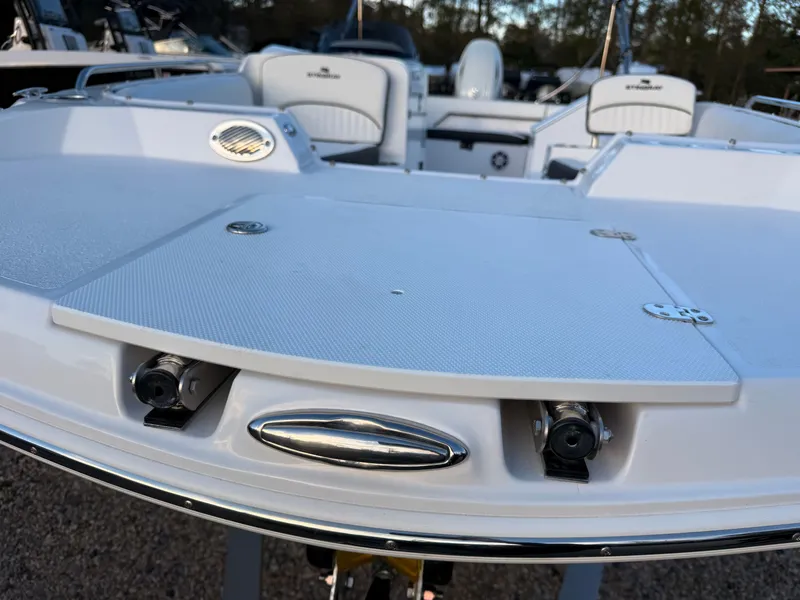 Slide: The Image of Stingray 212 SC 2025 - 45