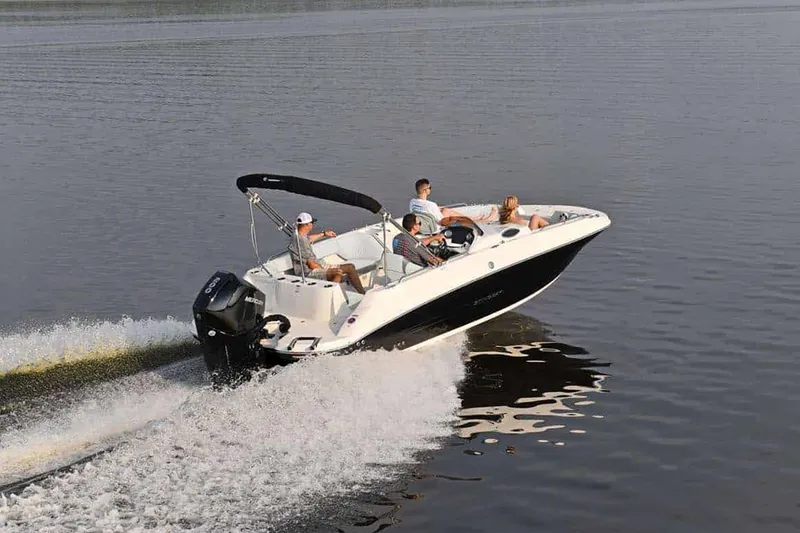 Slide: The Image of Stingray 212 SC 2026 - 10