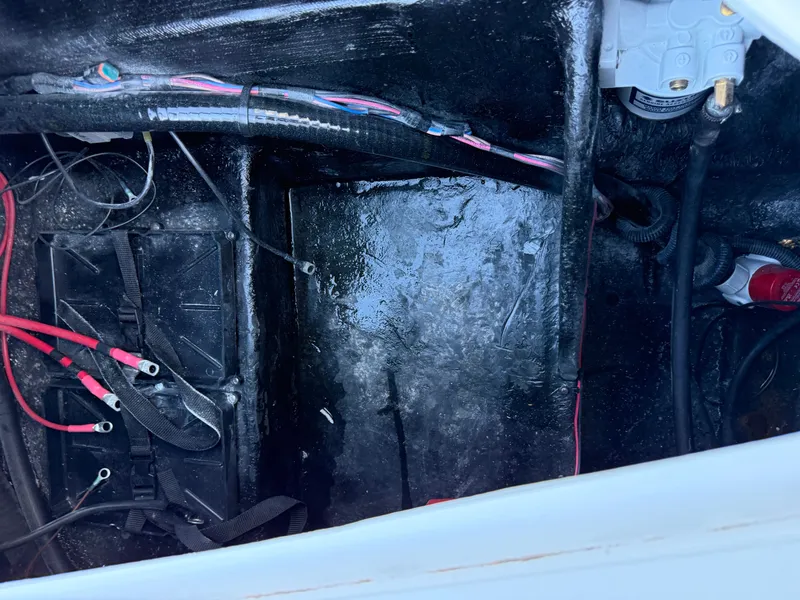 Slide: The Image of Stingray 212 SC 2026 - 34