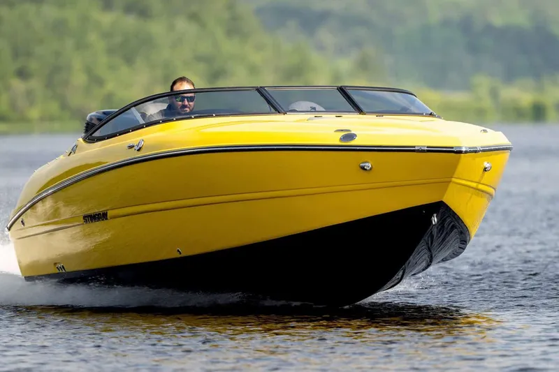 Slide: The Image of Stingray 23 OCX 2025 on trailer, close-up of rear. - 16