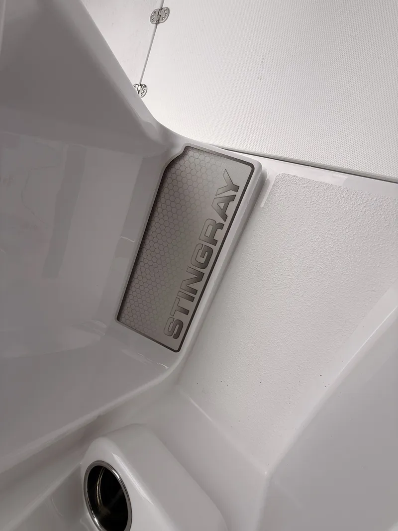 Slide: The Image of Interior view of Stingray 172 DC boat, year 2025. - 31