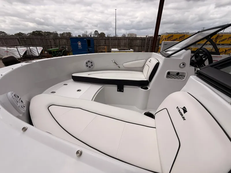 Slide: The Image of Stingray 172 DC 2026 - 18