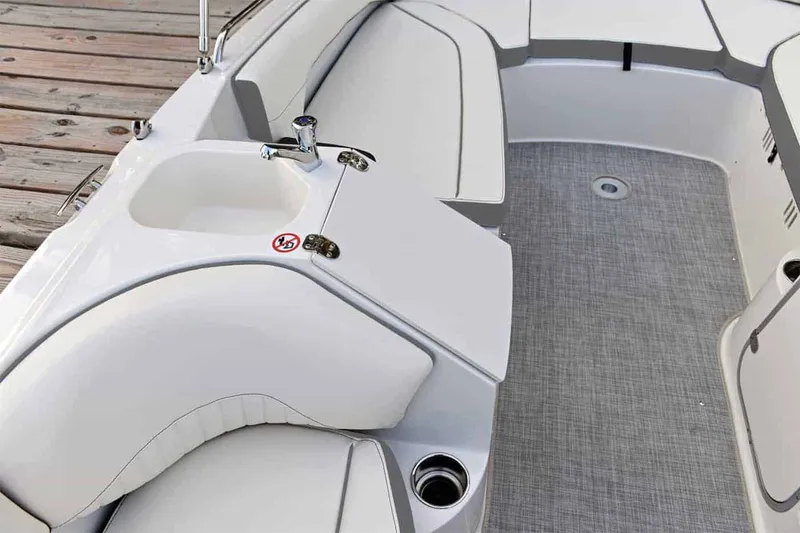 Slide: The Image of Stingray 192 SC 2025 - 7