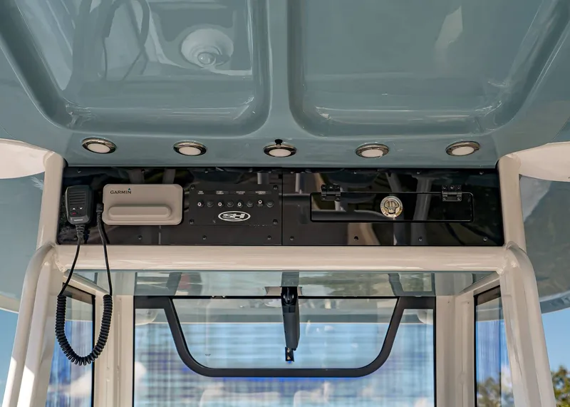 Slide: The Image of Sea Hunt Ultra 285 CB 2026 - 17