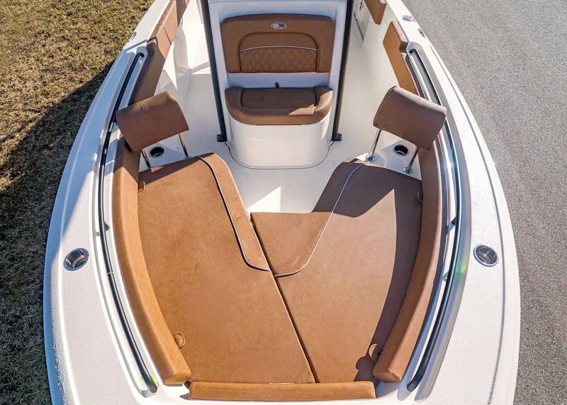 Slide: The Image of Sea Hunt Ultra 235 SE 2026 - 21