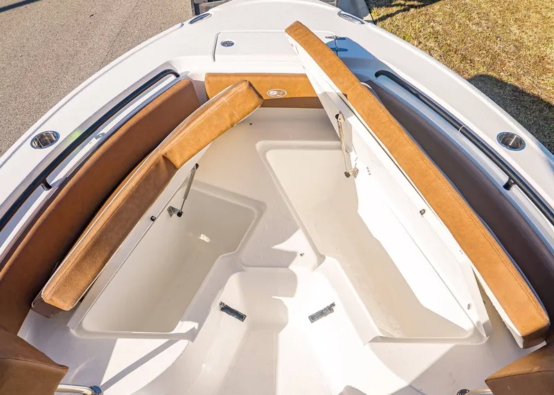 Slide: The Image of Sea Hunt Ultra 235 SE 2026 - 24