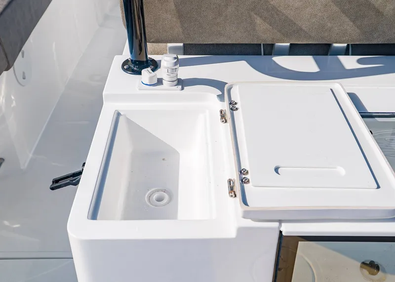 Slide: The Image of Sea Hunt Gamefish 30 Coffin Box 2026 - 14