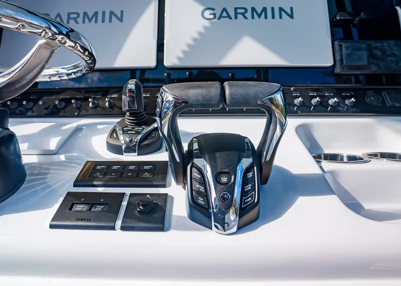 Slide: The Image of Sea Hunt Gamefish 30 Coffin Box 2026 - 18