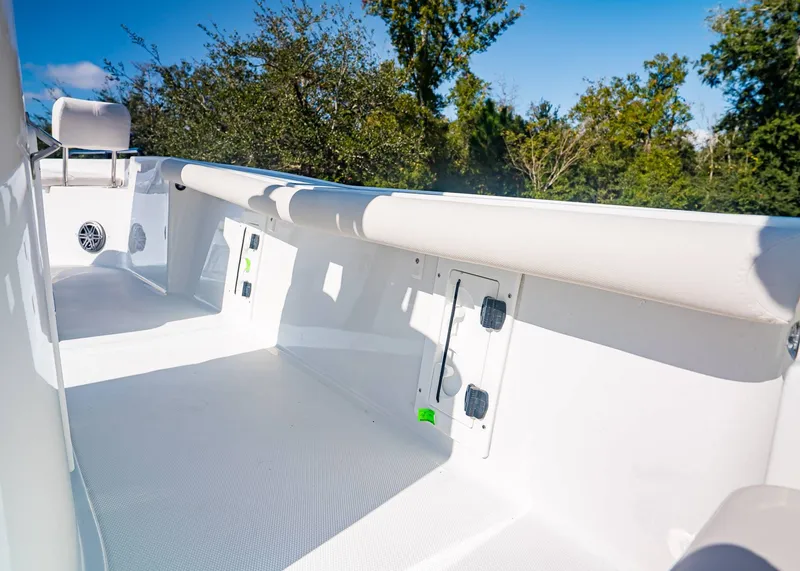 Slide: The Image of Sea Hunt BX 25 FS 2026 - 16