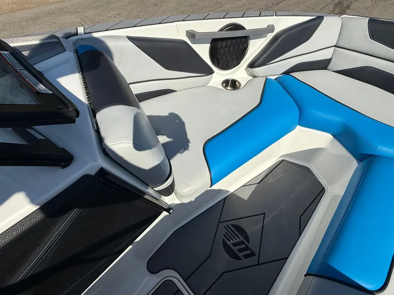 Slide: The Image of Malibu Response TXi 2023 - 723