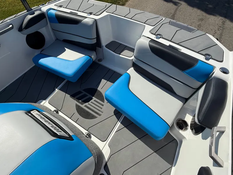 Slide: The Image of Malibu Response TXi 2023 - 765