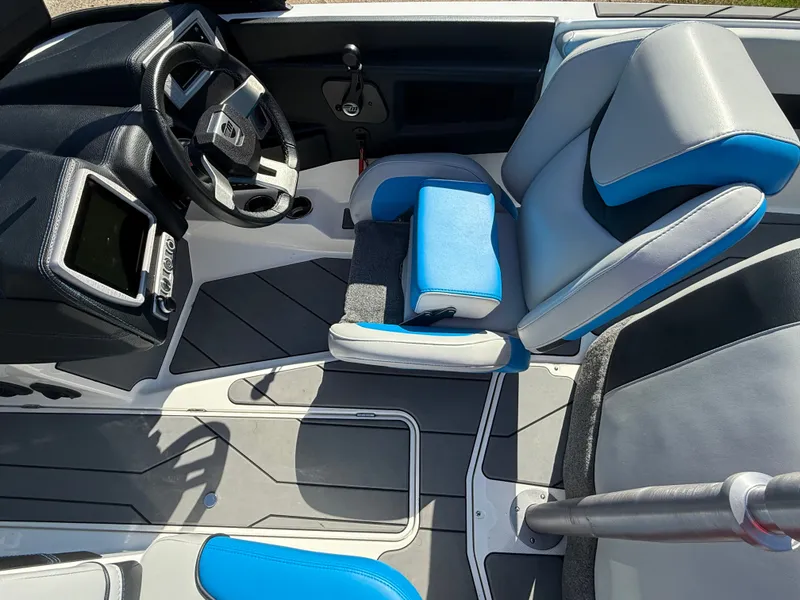 Slide: The Image of Malibu Response TXi 2023 - 825