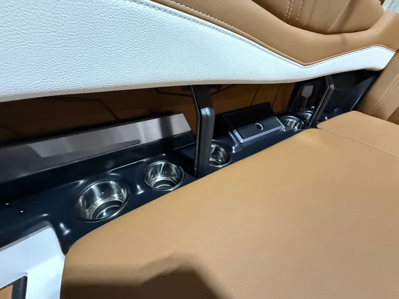 Slide: The Image of Malibu Wakesetter 22 LSV 2026 - 597