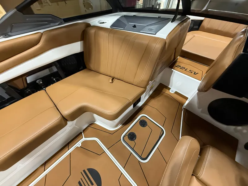 Slide: The Image of Malibu Wakesetter 22 LSV 2026 - 620