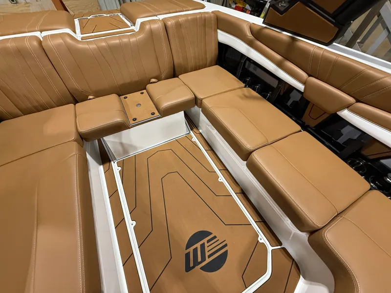 Slide: The Image of Malibu Wakesetter 22 LSV 2026 - 625