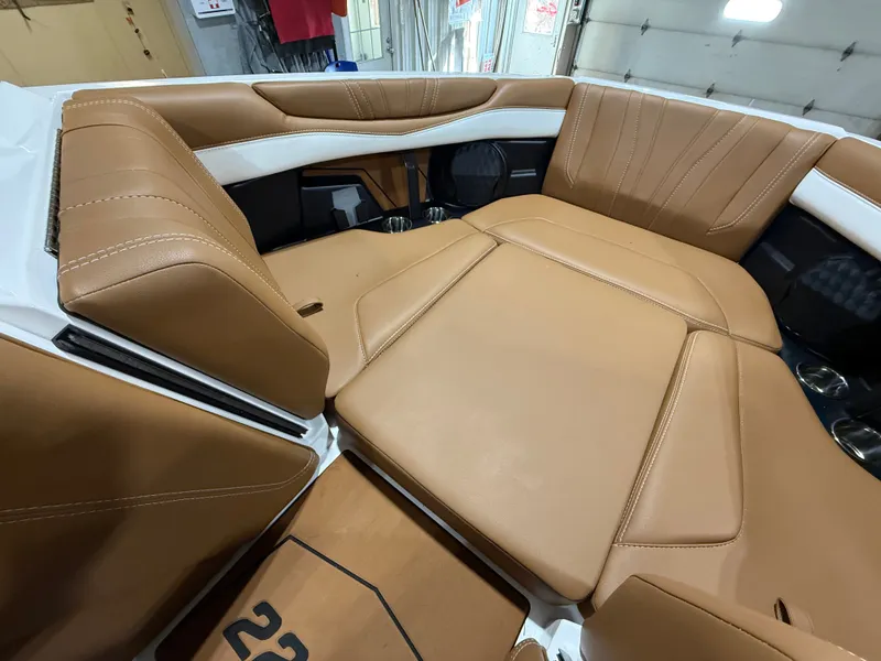 Slide: The Image of Malibu Wakesetter 22 LSV 2026 - 630