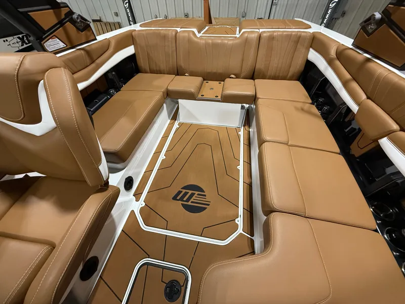 Slide: The Image of Malibu Wakesetter 22 LSV 2026 - 920