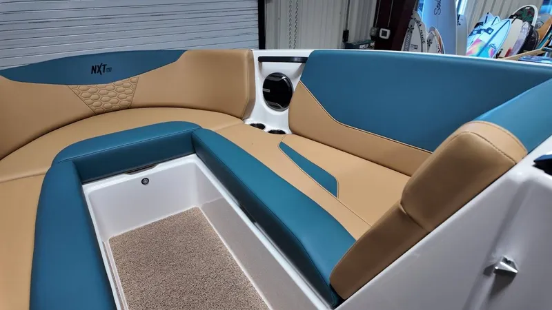 Slide: The Image of MasterCraft NXT23 2026 - 23