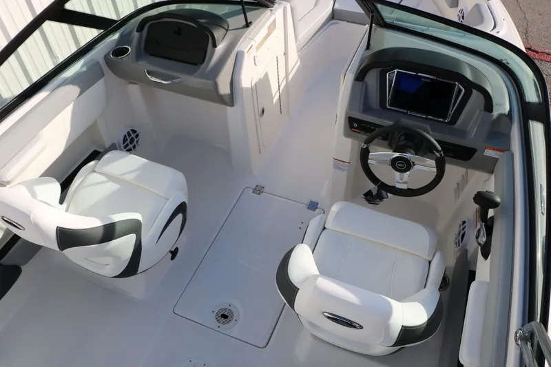 Slide: The Image of Chaparral 21 SSi 2026 - 17