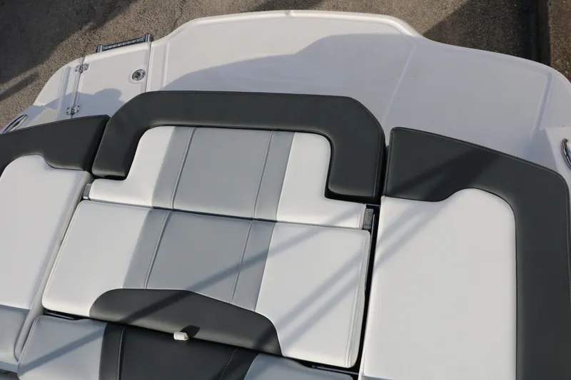 Slide: The Image of Chaparral 21 SSi 2026 - 33